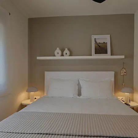 Вилла Meraki - Seaside Pool & Private Parking Олимпиаки-Акти