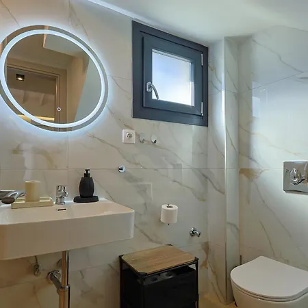 Meraki - Seaside Pool & Private Parking Villa