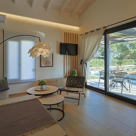 Meraki - Seaside Pool & Private Parking * Олимпиаки-Акти