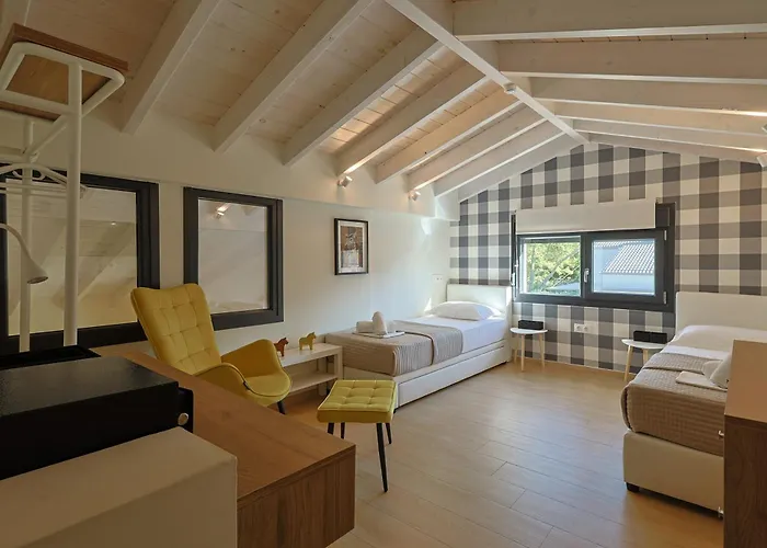 Meraki - Seaside Pool & Private Parking Villa *