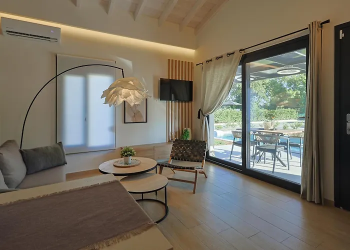 Meraki - Seaside Pool & Private Parking * Olympiaki Akti