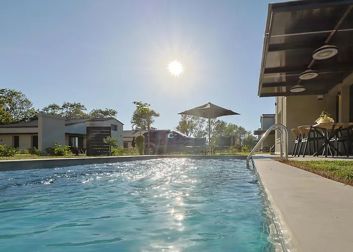 Villa Meraki - Seaside Pool & Private Parking Olympiaki Akti