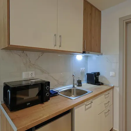 Villa Meraki - Seaside Pool & Private Parking *